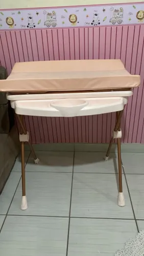 Banheira com trocador para menina