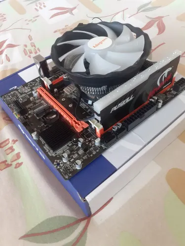 PLACA MÃE X99 DDR3 NOVA NA CAIXA COM 8GB E XEON 2650V3 COM COOLER RGB