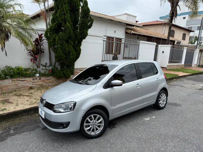 Volkswagen Fox 1.6 MI Total Flex 8V 5P 2013