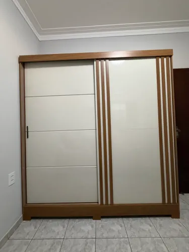Guarda-Roupa Casal Henn 2 Portas de Correr | 3 Gavetas | Excelente Estado | 8 Meses de Uso