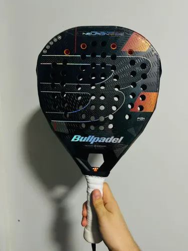 Raquete Bullpadel Neuron 02 EDGE 2026 - Fede Chingotto
