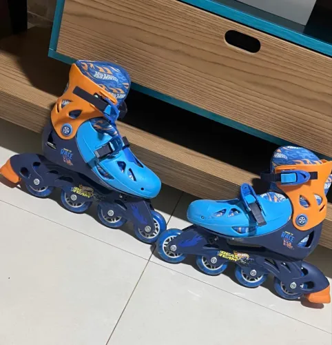 Patins - Hot Wheels - Ajustável - Tamanho 33 a 36 - Azul