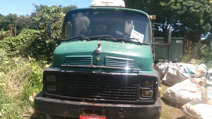 Caminhão Mercedes 11-13