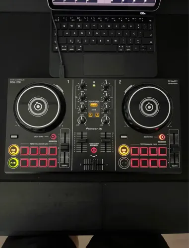 Controladora PIONNER DDJ-200