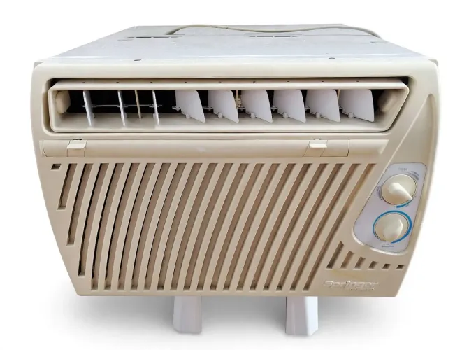 AR CONDICIONADO JANELA SPRINGER 7500 BTUs - 220V