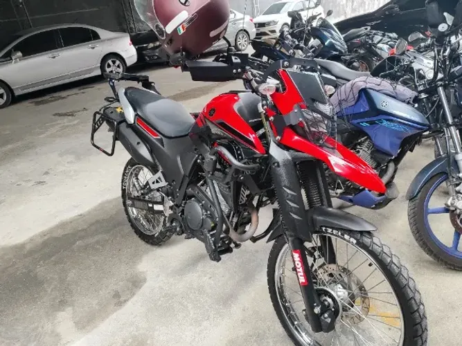 XTZ Lander 250 - 2024 Único dono Completa de acessórios 20.000 km