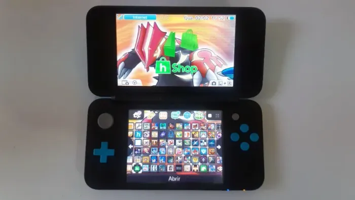 New Nintendo 2ds XL Desbloqueado + SD 64gb + Jogos + Emuladores + Carregador + Stylus