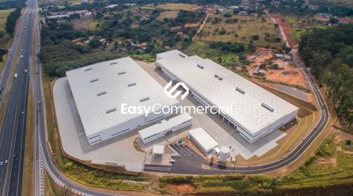 Galpão 3.121 m² com 5 docas em Campinas