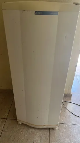 Vendo ou troco geladeira cônsul 