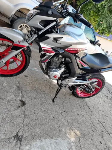 HONDA CB TWISTER 250 2021 ZERAA