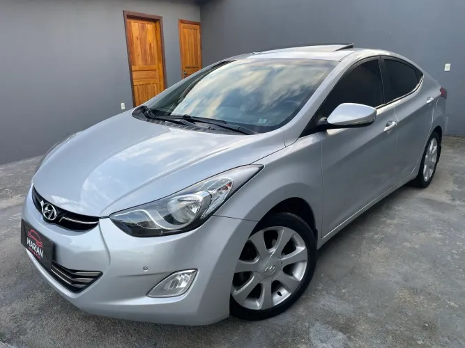 Hyundai Elantra GLS 1.8 16V Aut. 2013