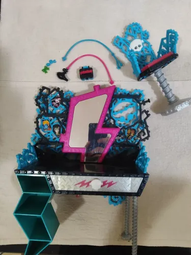 Playset penteadeira de Frankie Stein - Monster High