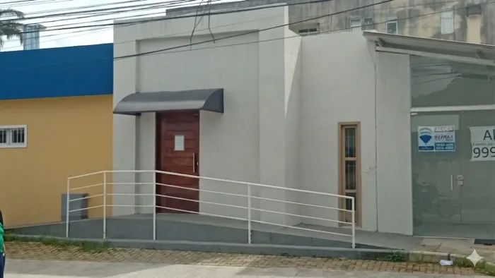Aluga-se Ponto 120m² na Gruta: 8 Salas, Ideal para Clínicas e Consultórios Médicos