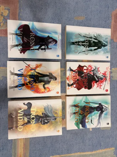 Livros Trono de Vidro-  6 volumes 