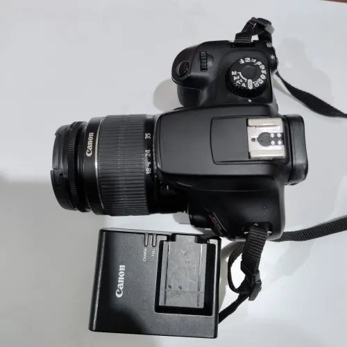 Canon T100 com objetiva