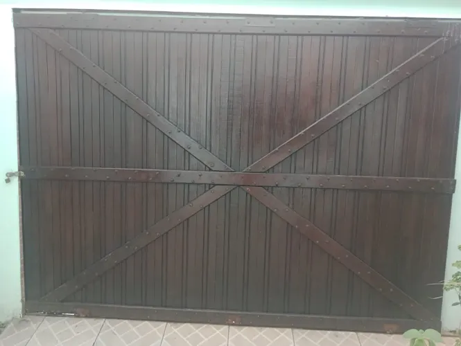 Portão de correr garagem 2.10m x 3m. Madeira de massaranduba