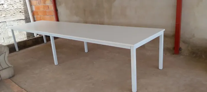 Mesa 4m x 1m x 75 cm de altura 