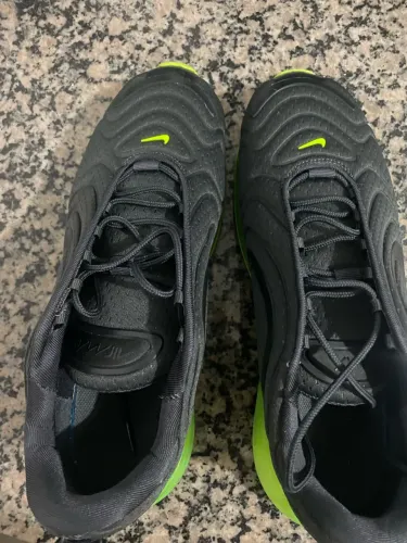 Vendo Tênis Nike Air Max 720 verde 