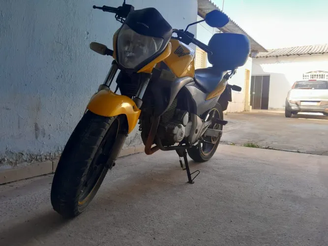 Moto CB300
