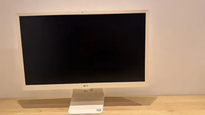 Computador All in One LG 24V570 Intel Core i5 7a Ger + SSD 480GB Kingston ? Super Rápido!