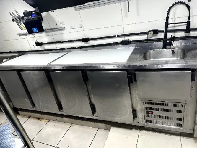 Balcão refrigerado 2,9m com torneira