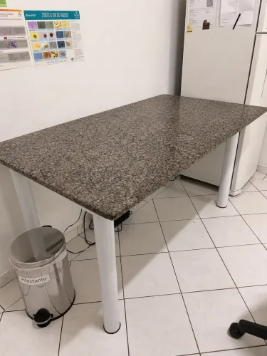 Mesa granito