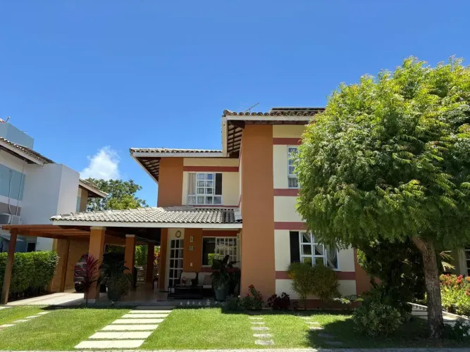 Excelente Casa de 4/4 para venda no Condomínio 4 Rodas Golfe Residencial