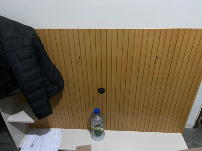 Instalar painel de tv na parede junto dela é pequeno tv 32?