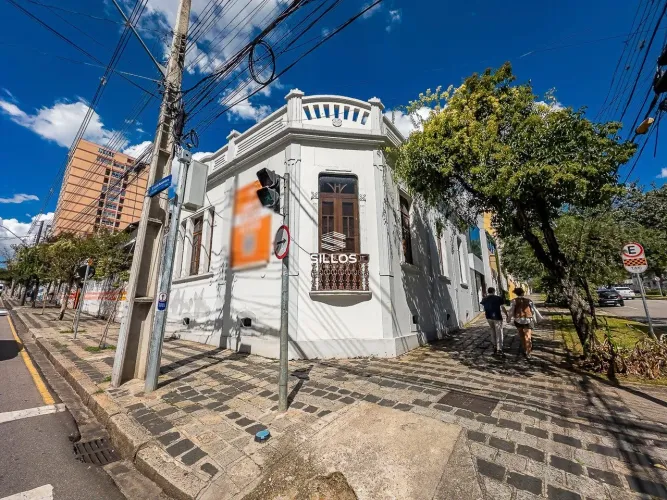 Casa Comercial com 415 m² para alugar no Centro de Curitiba