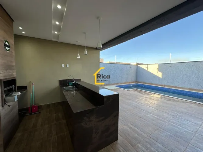 26 DE SETEMBRO: Casa c/ piscina aquecida, fino acabamento e valorização!