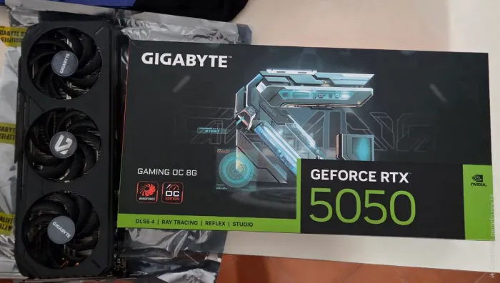 GIGABYTE RTX 5050 GAMING OC 8GB ( Com garantia)