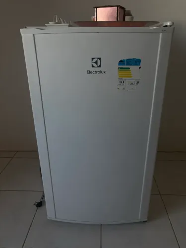 Frigobar Eletrolux 122L