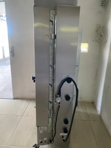 Prepare os frango suculentos e saborosos com essa maquina de assar frango semi nova
