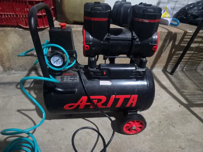 Compressor sem oleo com kit pintura e calibrador