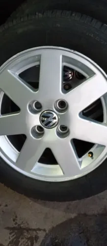 Hum jogo de rodas aro 14 com péneus furacão 4 por 100 volkes GM Honda Corolla e outros 
