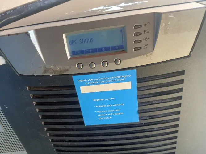 Eaton 9155 de 10 kVA é um UPS / Nobreak