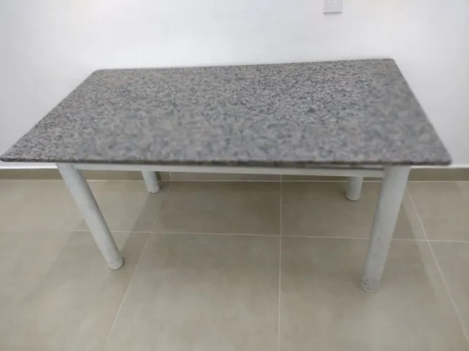 MESA DE GRANITO