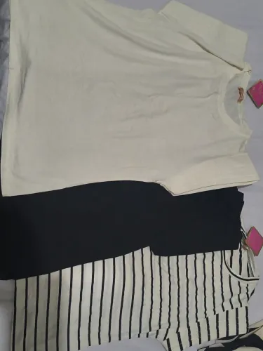 Blusas femininas variadas/ bodys femininos 30,00 cada