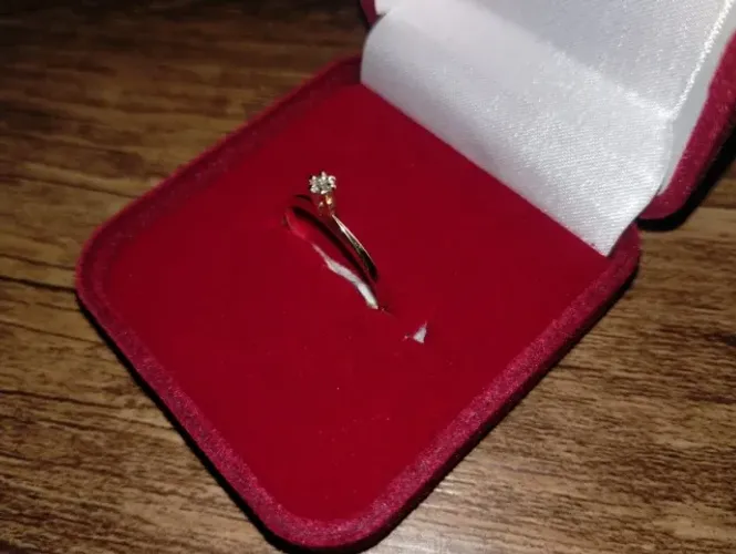 Anel Solitário em Ouro 18k (1,21 gramas) com brilhante 3 mm. Tamanho 19 GARANTIA VITALÍCI