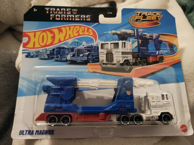 Hotwheels transformers - ultra Magnus 