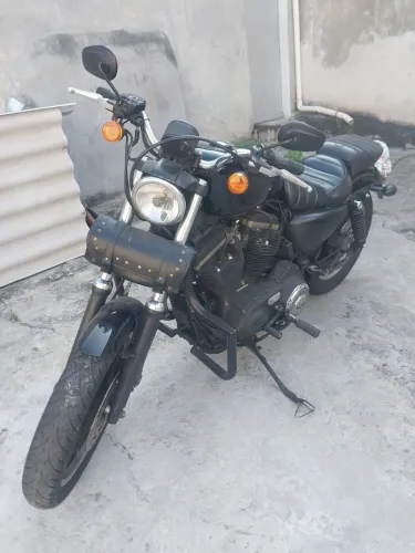 Harley Davidson XL 883 R