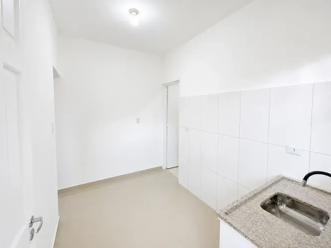 Casa para alugar no Imirim, 1 Dormitório, Cozinha e Banheiro, 45 mts