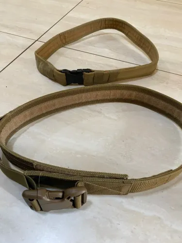 Cintos Táticos (2 un.) 1 cinto principal com fivela rígida + 1 cinto interno