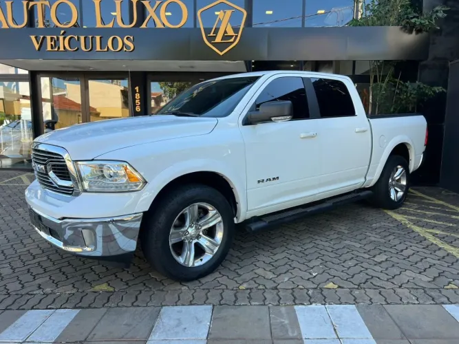 Ram Classic Laramie 5.7 V8 16V Gasolina 4X4 Aut. 2023