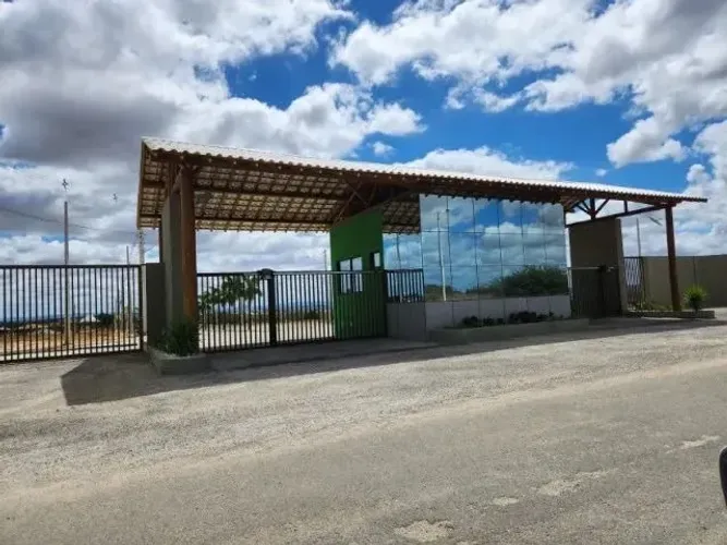 Terreno no condomínio Terras das Limões.
