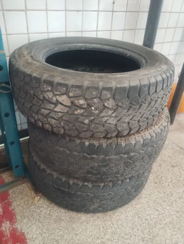 Pneu 215 60 16