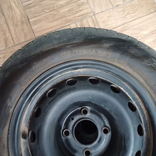 Rodas de ferro r14 com pneu
