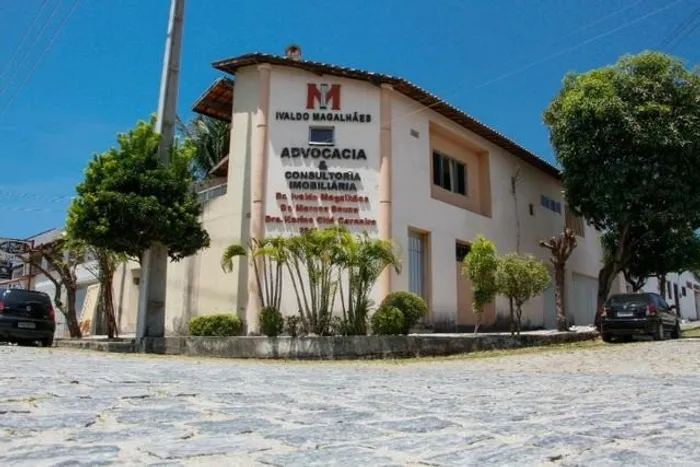  Adv.  Jurídico  &   Associados.  Urgências Justiça e Polícia