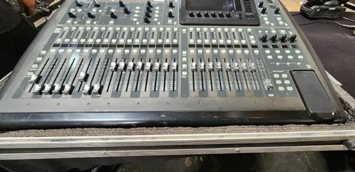 Behringer X32 full com case Gator