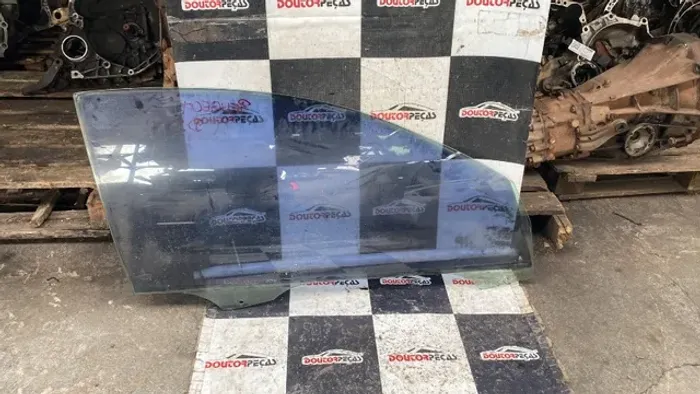 Vidro Dianteira Direita Peugeot 206
